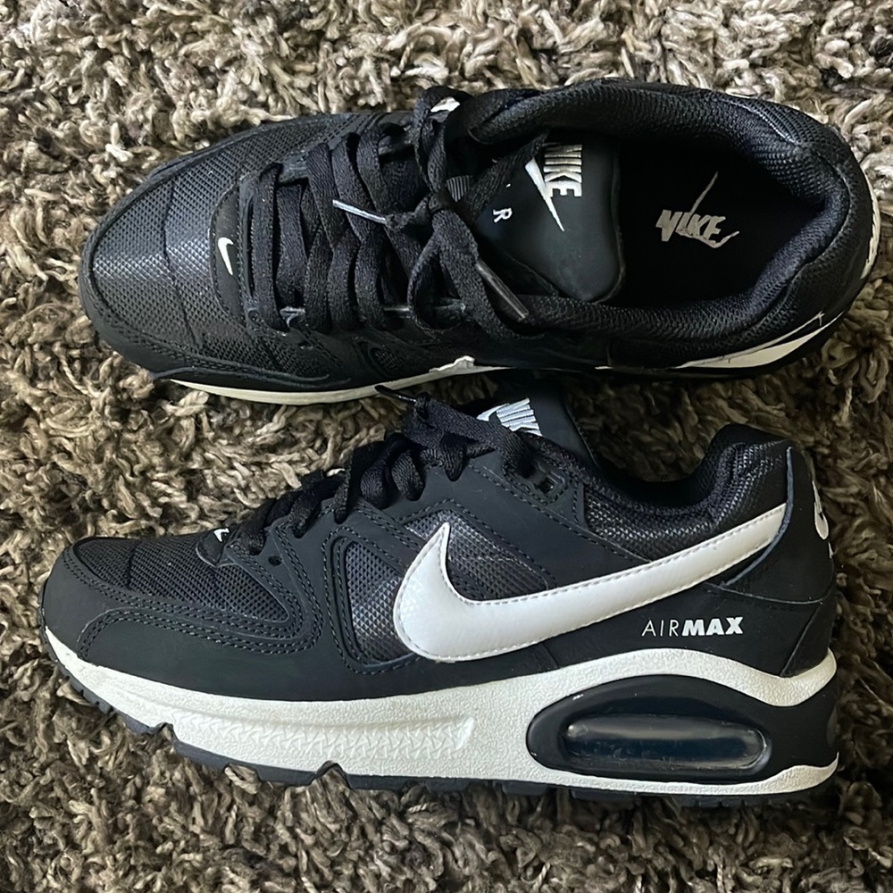Women’s Nike Air Max size 7.5